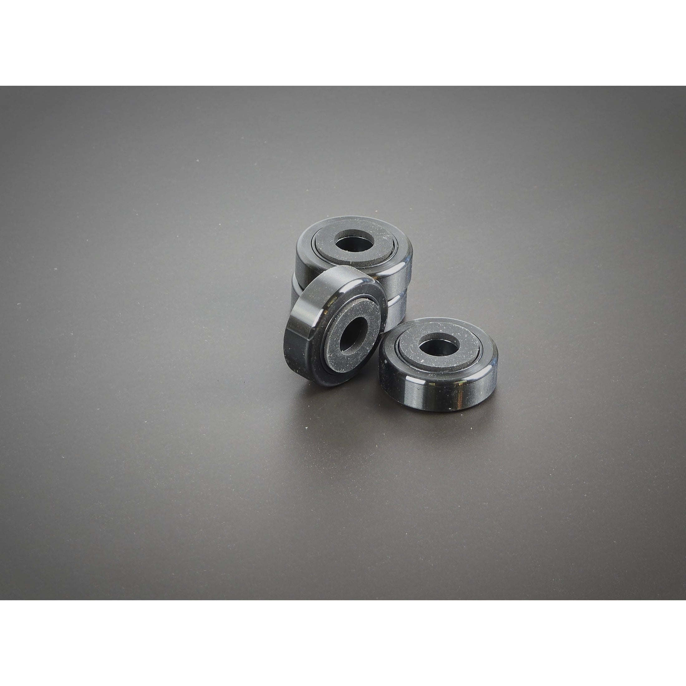 Naturzeugs Standfüße für Schneidebretter aus Aluminium in schwarz