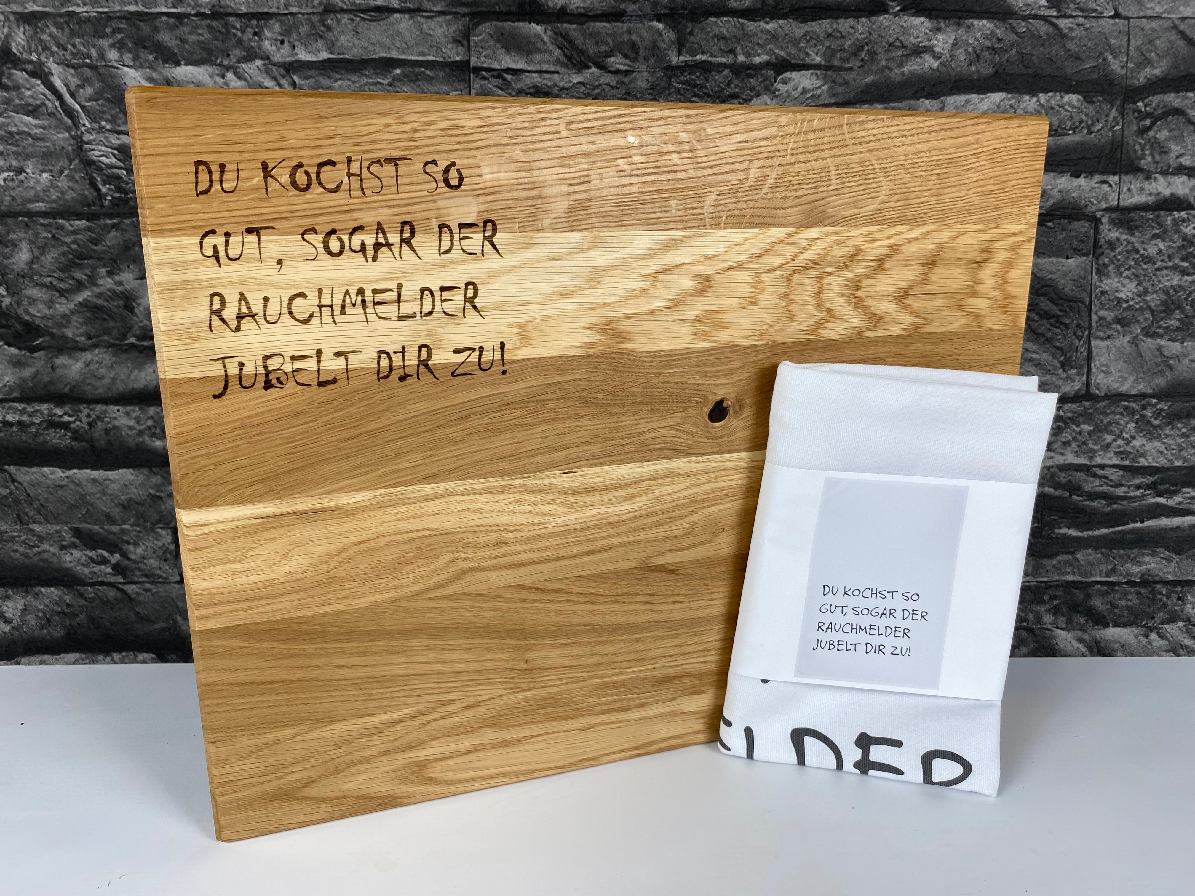 Küchenset mit Spruch – Eichen-Schneidebrett & Geschirrtuch ‚Du kochst so gut…‘ , Naturzeugs