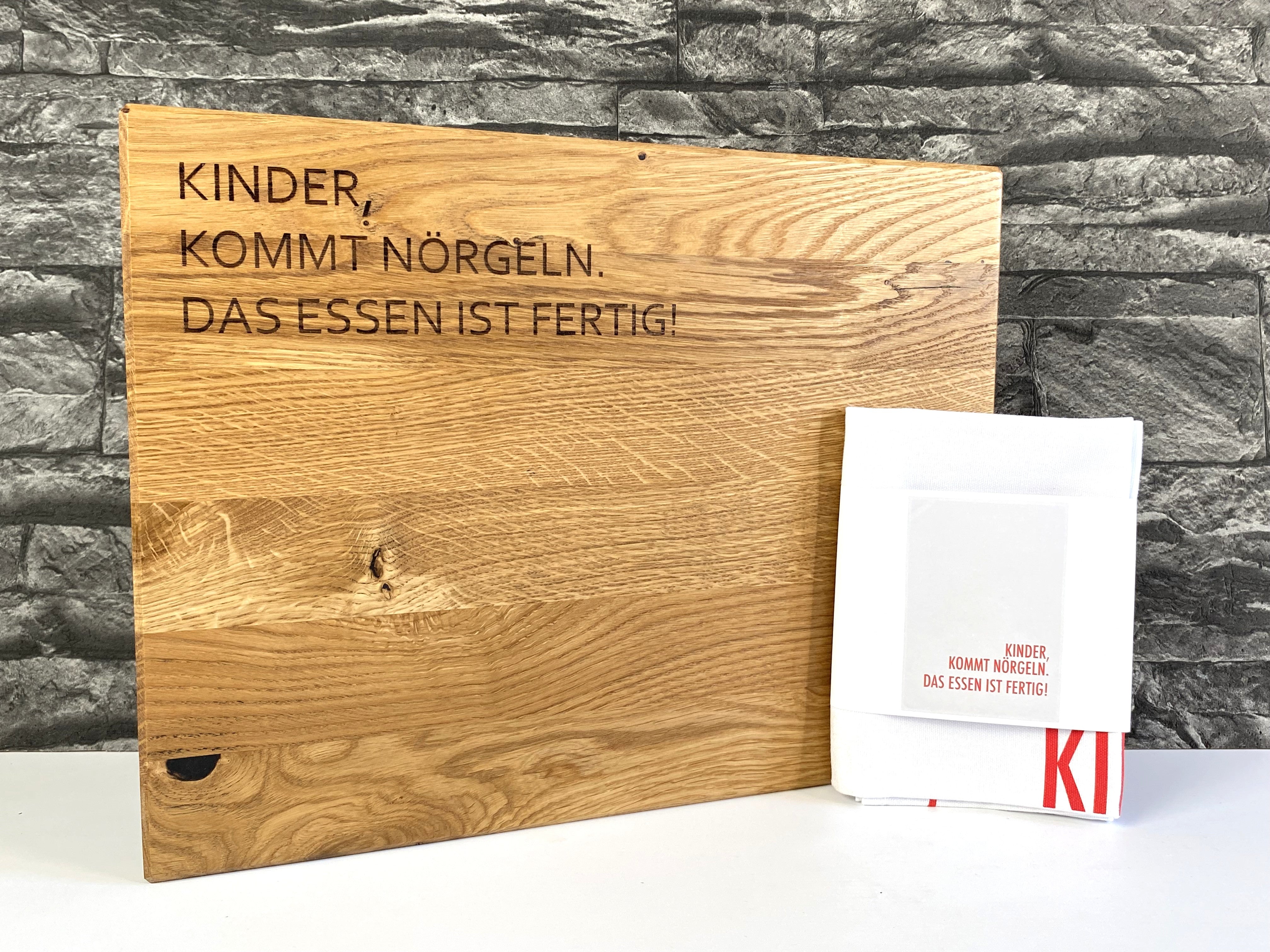 Küchenset #3 mit Spruch – Eichen-Schneidebrett & Geschirrtuch "Kinder, kommt nörgeln.", Naturzeugs, Schneidebrett, Küchenbrett, Eichenbrett, Servierbrett